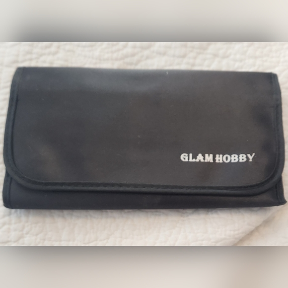 Glam Hobby Black Clutch - Picture 1 of 3